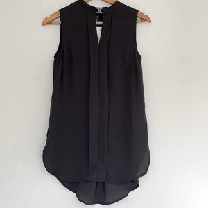 NWT! Size 2 olive green V-neck keyhole top by H&M